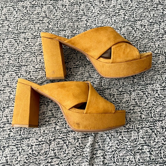 Chinese Laundry Teagan Yellow Suede Platform Mules - Picture 4 of 16